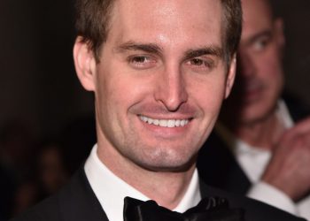 Evan Spiegel (27 tuổi).