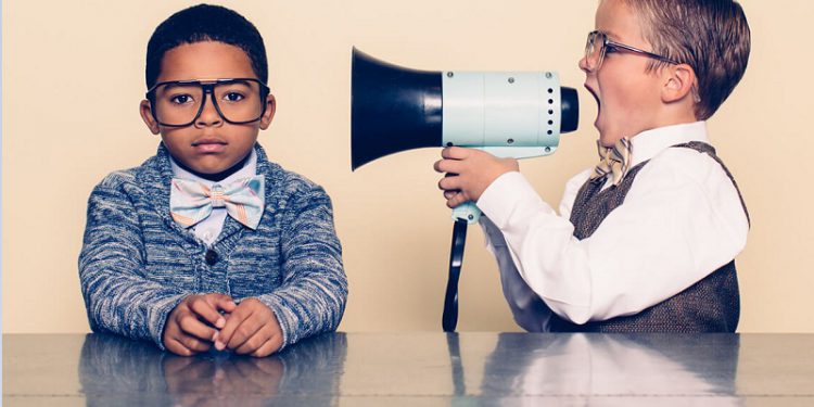 Cách thuyết phục khách hàng mua sản phẩm