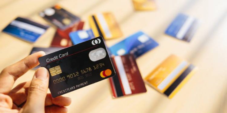 Thẻ tín dụng là gì