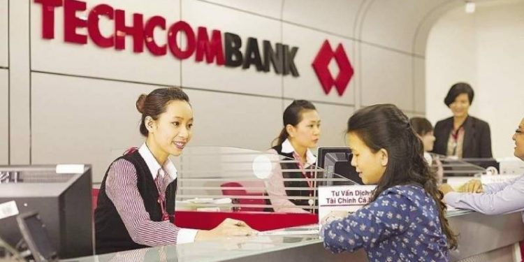 giờ làm việc techcombank