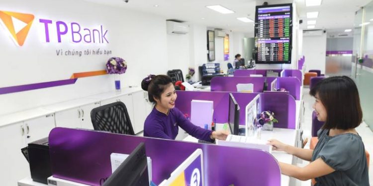 giờ làm việc ngân hàng TPbank