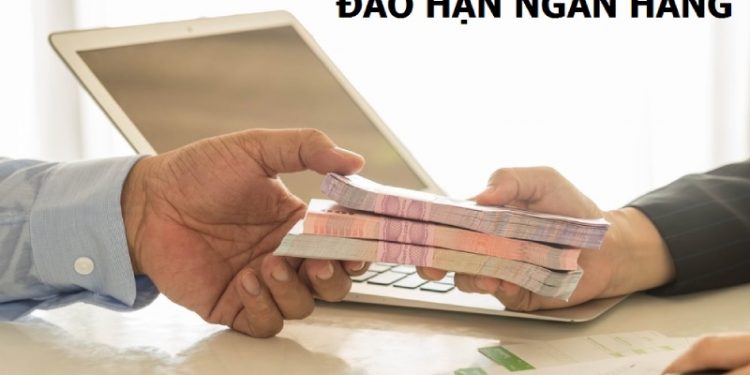 Đáo hạn ngân hàng