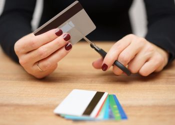 Hủy thẻ tín dụng