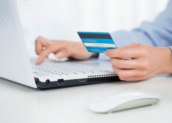 Lãi suất thẻ tín dụng